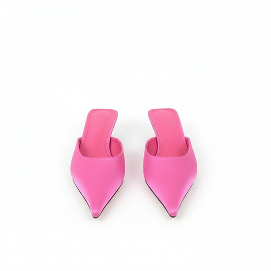 Pink pointed-toe shoes 